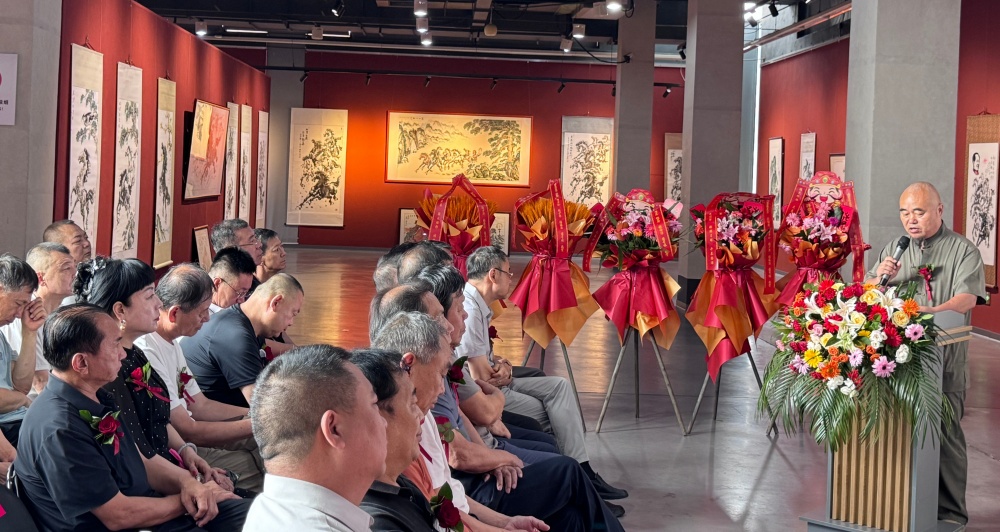 福马启运·骏驰天下 潘国刚2026马年画马专题作品展启幕