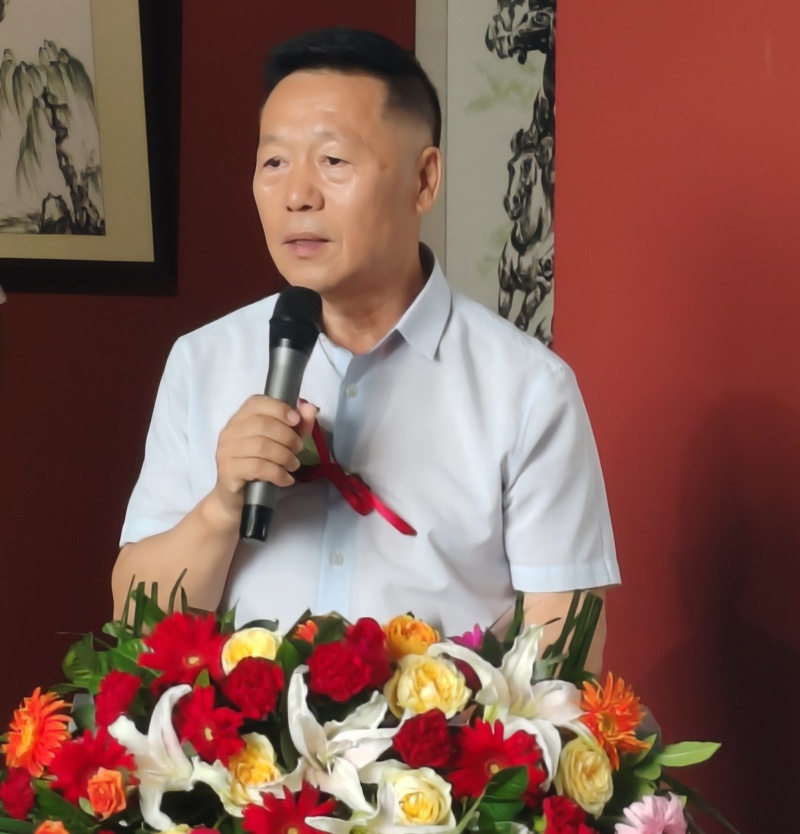 福马启运·骏驰天下 潘国刚2026马年画马专题作品展启幕