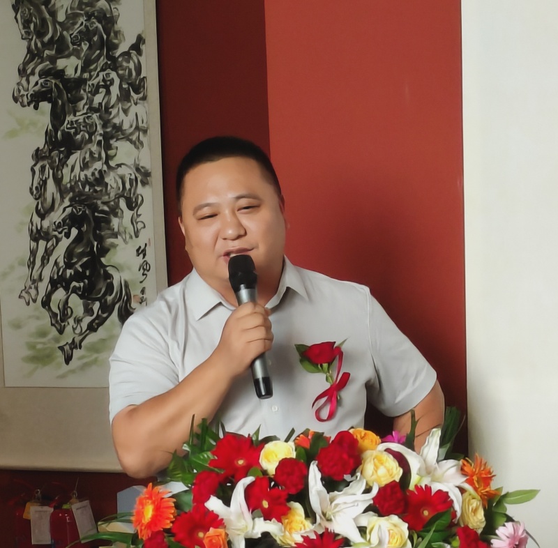 福马启运·骏驰天下 潘国刚2026马年画马专题作品展启幕