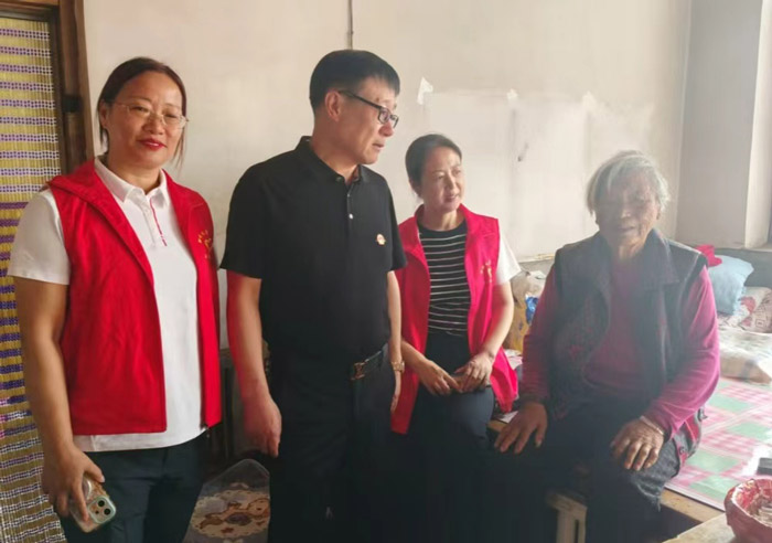 郭明义爱心团队沟帮子福全团队2026年中秋节前夕走访慰问困难群体