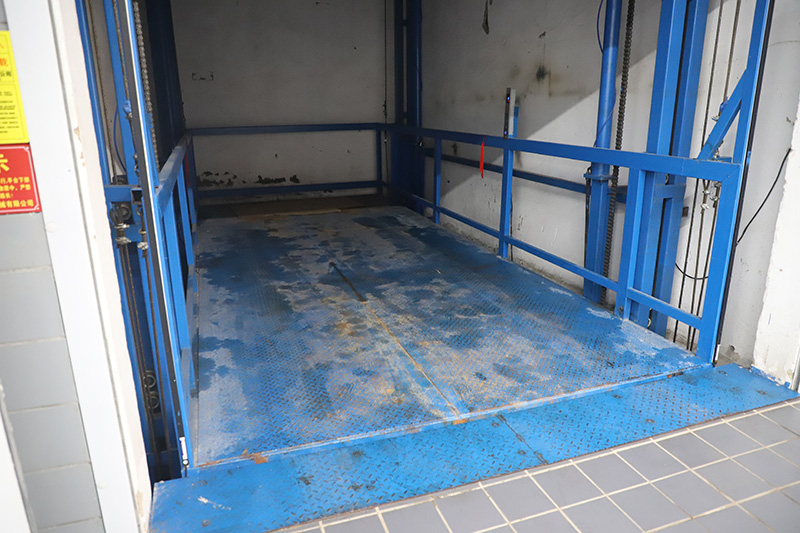 沈阳厂房液压货梯选型实用指南：应对辽宁多雨雪寒冷环境的硬核干货