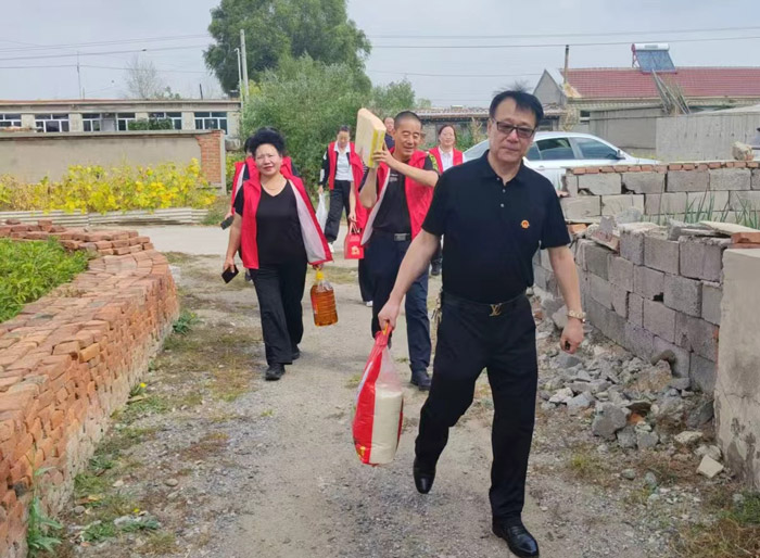郭明义爱心团队沟帮子福全团队2026年中秋节前夕走访慰问困难群体