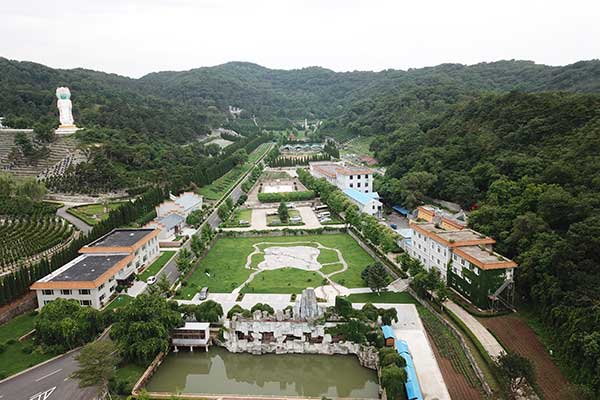 沈阳大河贝墓园